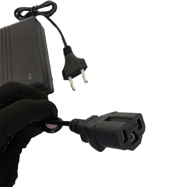 Зарядно за акумулаторна пръскачка 12V